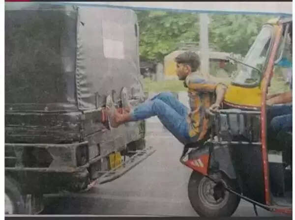 सोशल मीडिया पर वायरल हुईं ये मजेदार तस्वीरें, हंसी नहीं रोक पाएंगे आप