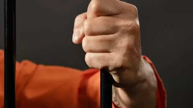 सिंगापुर में भारतीय युवकों को लूट और मारपीट के मामले में सजा