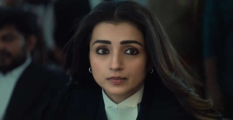 त्रिशा कृष्णन का नया लुक फिल्म 'करुप्पु' में