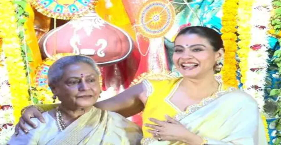 दुर्गा पूजा के दौरान काजोल और जया भादुरी की गर्मजोशी भरी मुलाकात