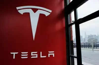 टेस्ला अपनी इलेक्ट्रिक कारों में डॉल्बी एटमॉस को कर सकती है एकीकृत