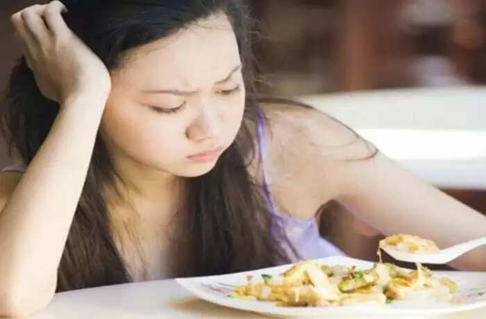 कैंसर के प्रारंभिक लक्षण: जानें कब करें डॉक्टर से संपर्क