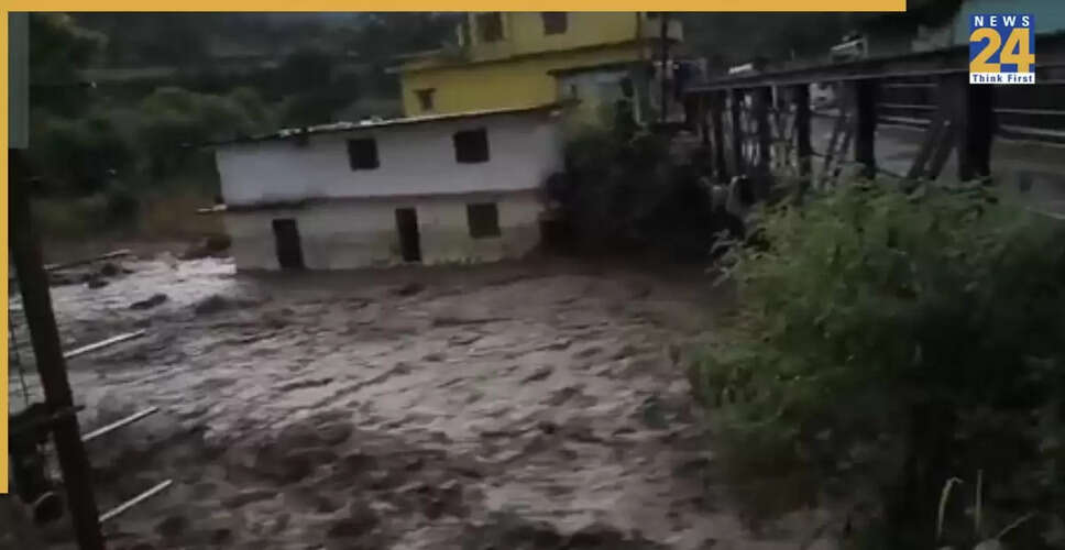 चमोली में बादल फटने से 7 लोग लापता, 6 घर मलबे में दबे