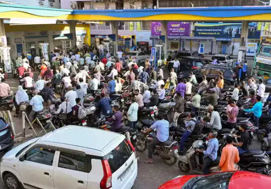 भारत में पेट्रोल-डीजल पर एक्साइज ड्यूटी में कटौती: जानें इसके पीछे की वजहें