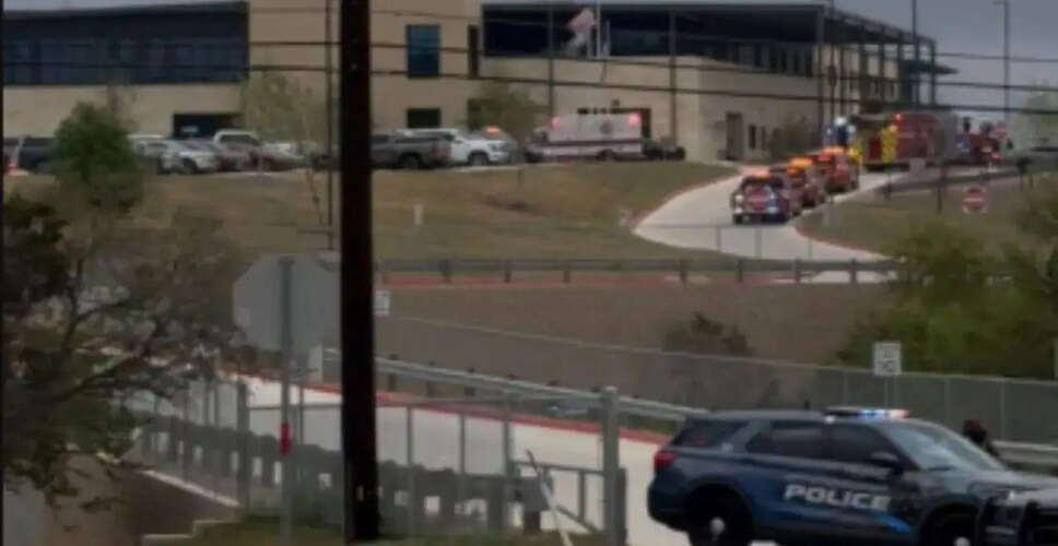 बुलवर्डे हाई स्कूल में गोलीबारी: एक छात्र की मौत, शिक्षक अस्पताल में भर्ती