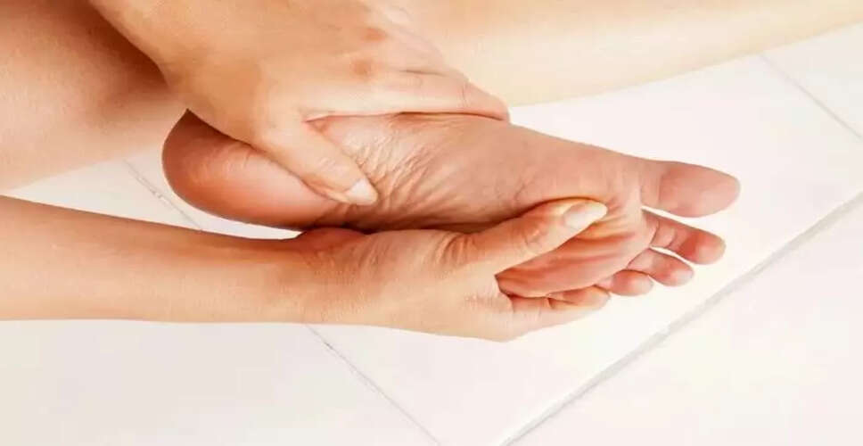पैरों में बदलाव: स्वास्थ्य संकेत और सावधानियाँ