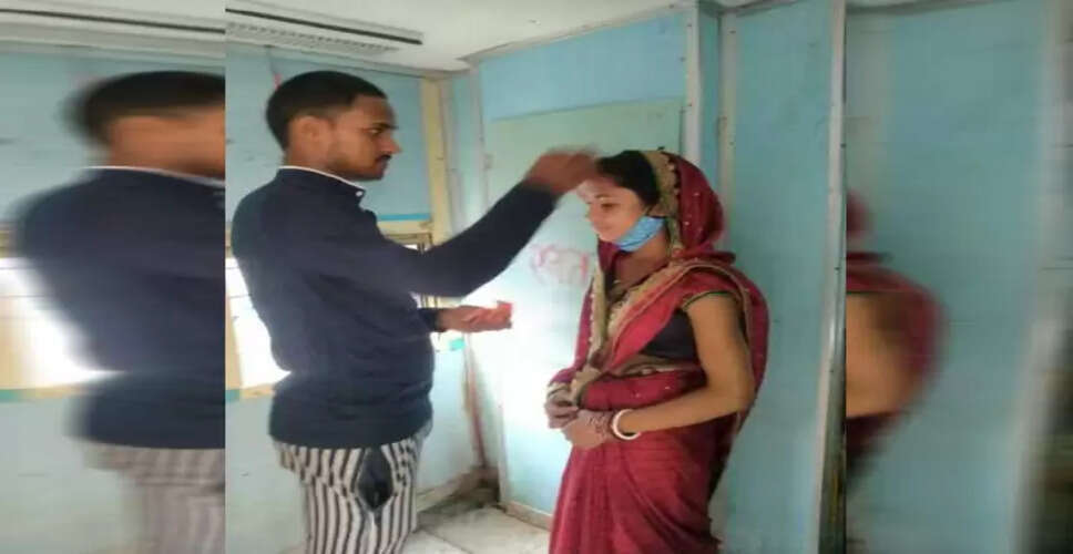 बिहार में चलती ट्रेन में प्रेमी के साथ युवती ने की शादी