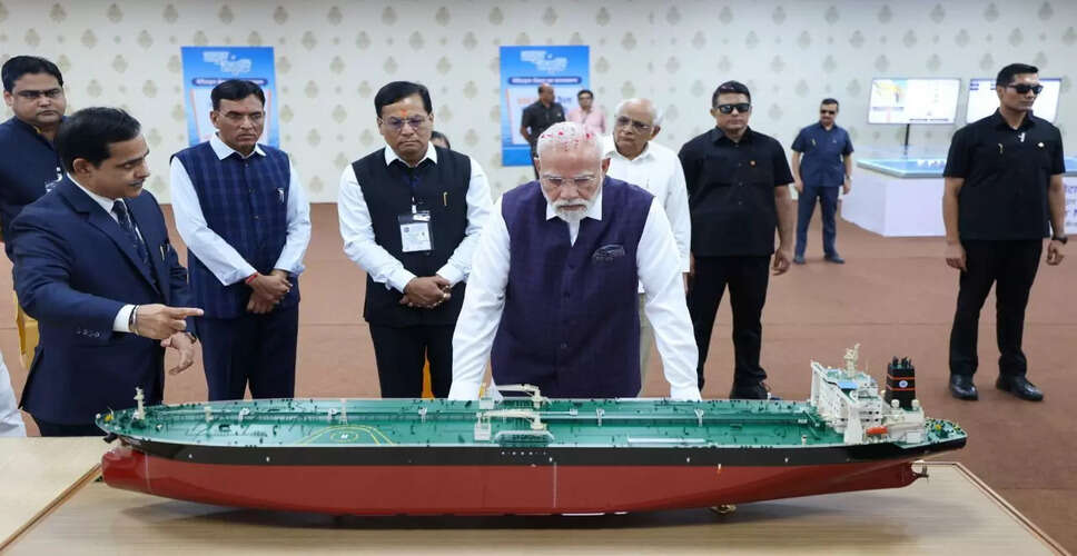 प्रधानमंत्री मोदी ने आत्मनिर्भरता पर जोर दिया, समुद्री क्षेत्र में सुधार की घोषणा की