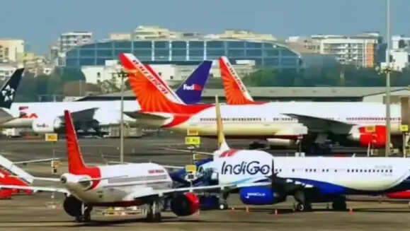 राजस्थान में बढ़ते युद्ध के प्रभाव: जयपुर एयरपोर्ट पर उड़ानों में कमी और बढ़ते किराए