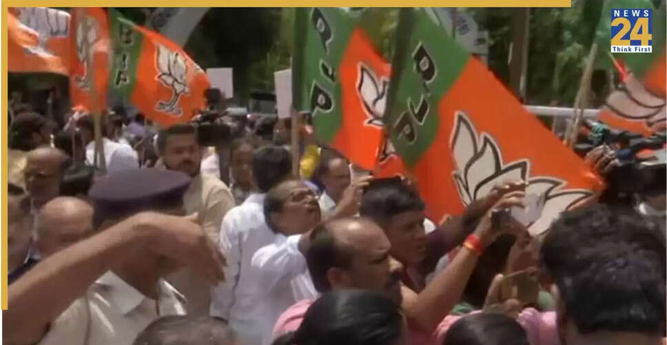 पटना में BJP और कांग्रेस कार्यकर्ताओं के बीच झड़प, पीएम मोदी के खिलाफ अपमानजनक टिप्पणियों पर विवाद