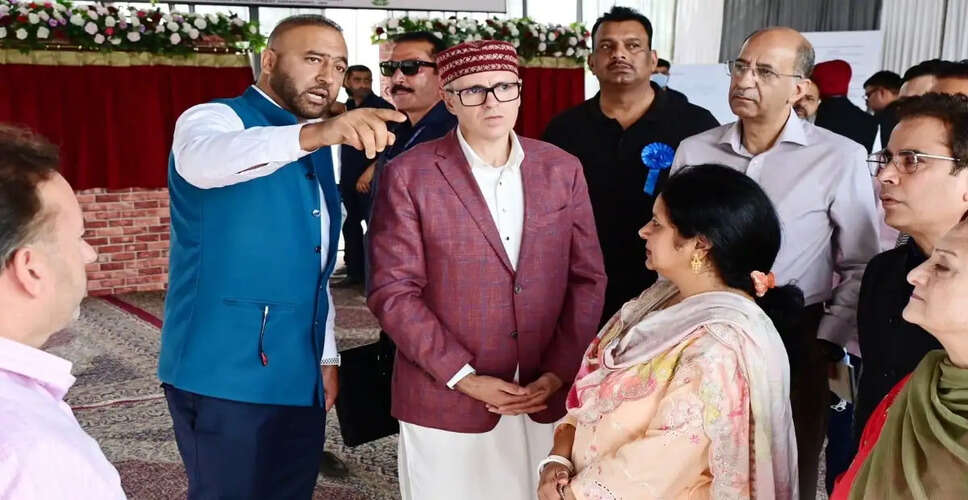 उमर अब्दुल्ला ने खीर भवानी मंदिर में मेले की तैयारियों का किया निरीक्षण