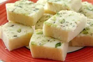 दिमाग को कमजोर करने वाले खाद्य पदार्थ: जानें क्या हैं ये