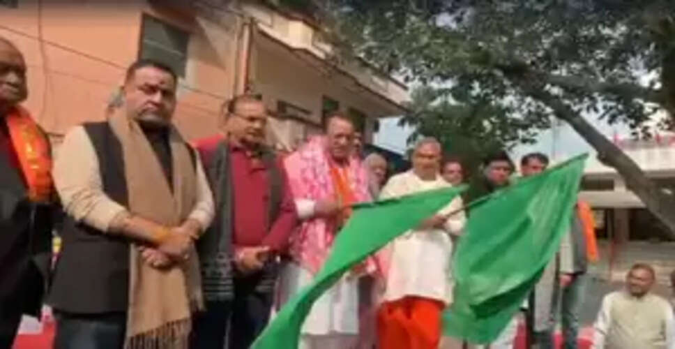महाकुंभ नगरी के लिए जयपुर से तीन ट्रक भोजन सामग्री रवाना