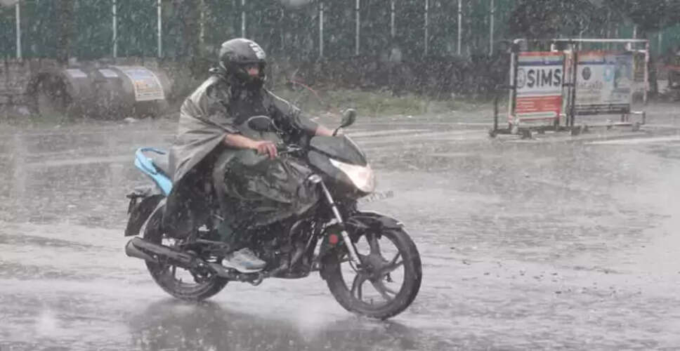 उत्तराखंड में भारी बारिश का अलर्ट: 64 सड़कें बंद