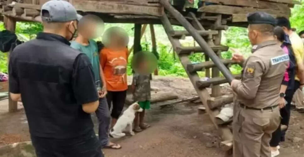 थाईलैंड में एक बच्चे की दर्दनाक कहानी: कुत्तों के बीच पला-बढ़ा