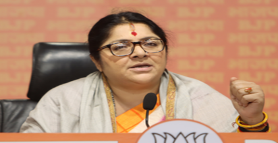 तृणमूल ने ईसीआई का रुख किया, लॉकेट चटर्जी पर लगाया असामाजिक तत्वों को 'लाड़-प्यार' देने का आरोप