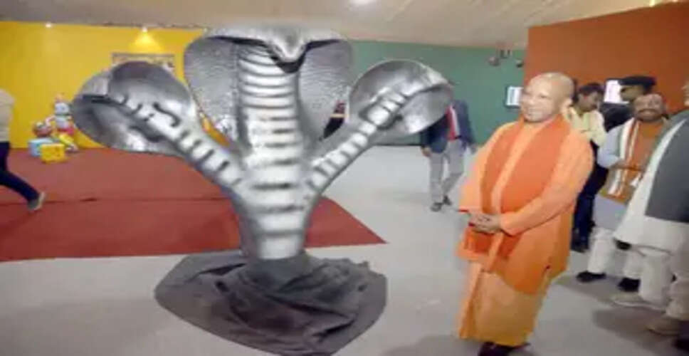 कुंभ के विकास का प्रमाणिक दस्तावेज है कला कुंभ : सीएम योगी