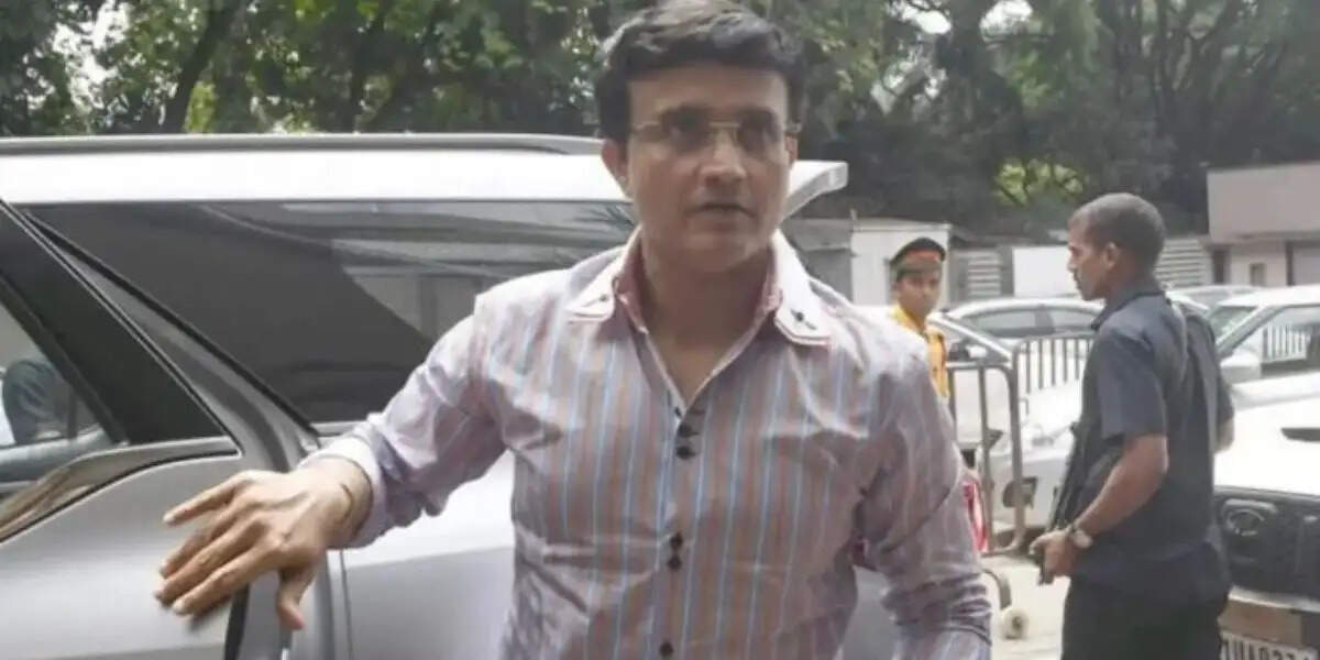 सौरव गांगुली का सड़क हादसा: क्रिकेट प्रेमियों की धड़कनें बढ़ीं