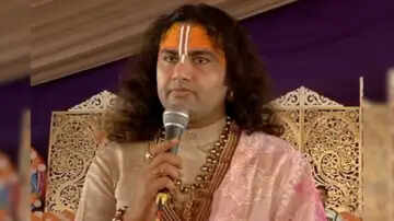 अनिरुद्धाचार्य महाराज: एक प्रसिद्ध कथावाचक की पारिवारिक जिंदगी