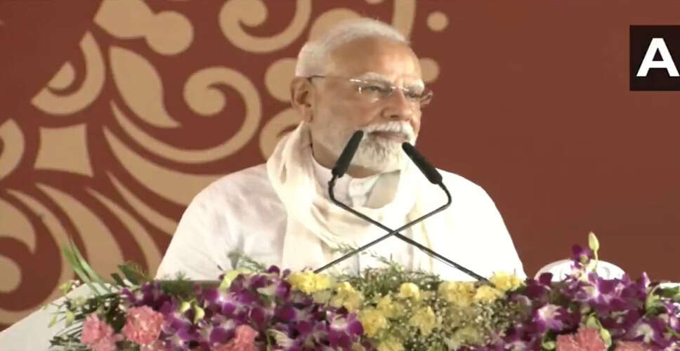प्रधानमंत्री मोदी ने वाराणसी में विकास परियोजनाओं का उद्घाटन किया