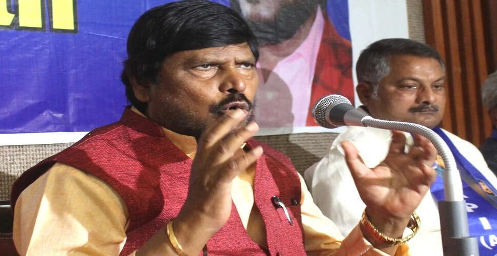मुख्य न्यायाधीश पर जूते से हमला: अठावले ने की कड़ी निंदा