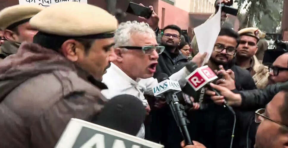 दिल्ली में तृणमूल कांग्रेस का प्रदर्शन: गृह मंत्री अमित शाह के खिलाफ आवाज उठाई गई