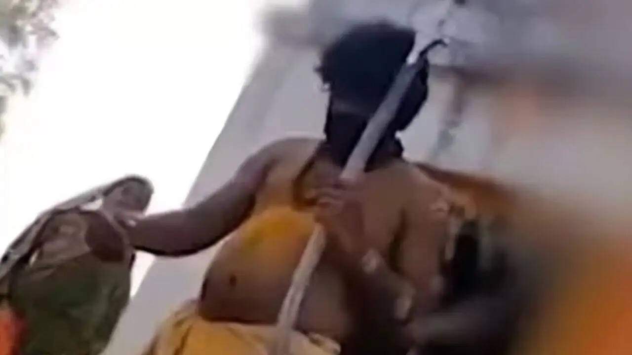 महाराष्ट्र में ‘तलवार बाबा’ की गिरफ्तारी, लोगों का शोषण करने का आरोप