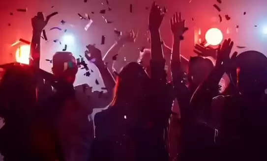 रायपुर में न्यूड पार्टी विवाद: कांग्रेस ने की कार्रवाई की मांग
