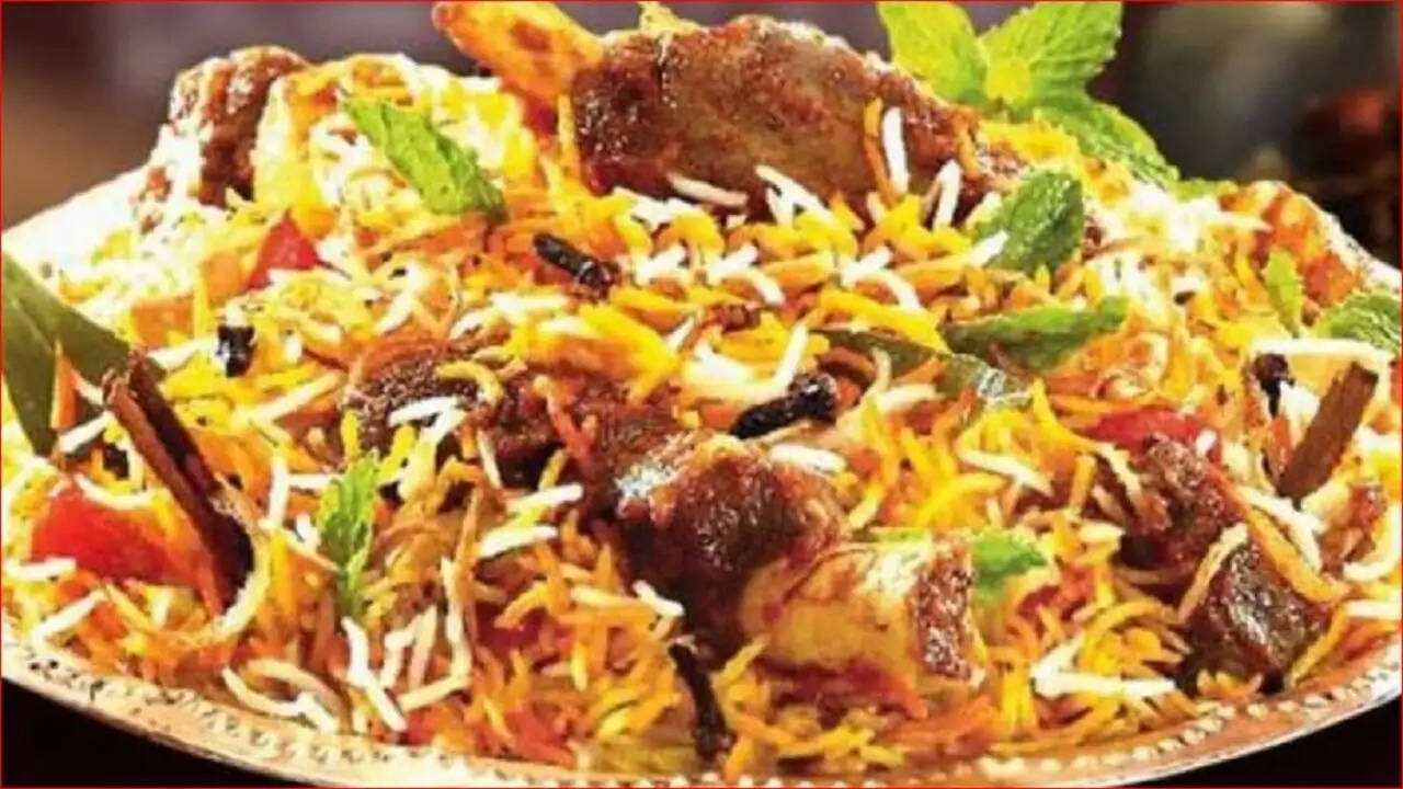 मुंबई में फूड पॉइजनिंग से एक परिवार के चार सदस्यों की मौत