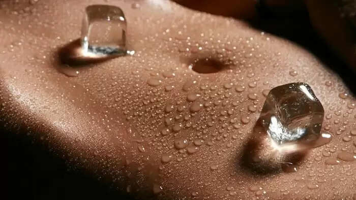 पैर की नस चढ़ने के कारण और उपाय: जानें कैसे पाएं राहत