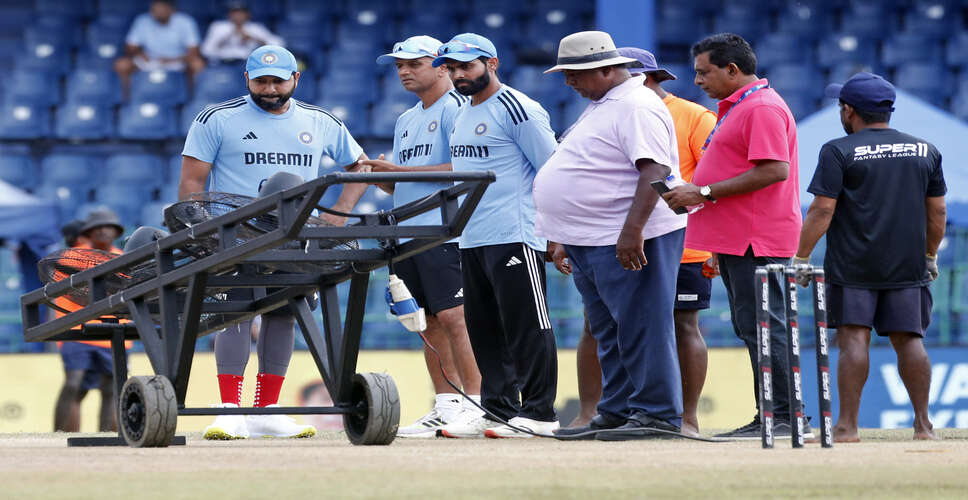 बारिश ने मैच में फिर डाला खलल, बाबर-इमाम आउट, स्कोर : 44/2