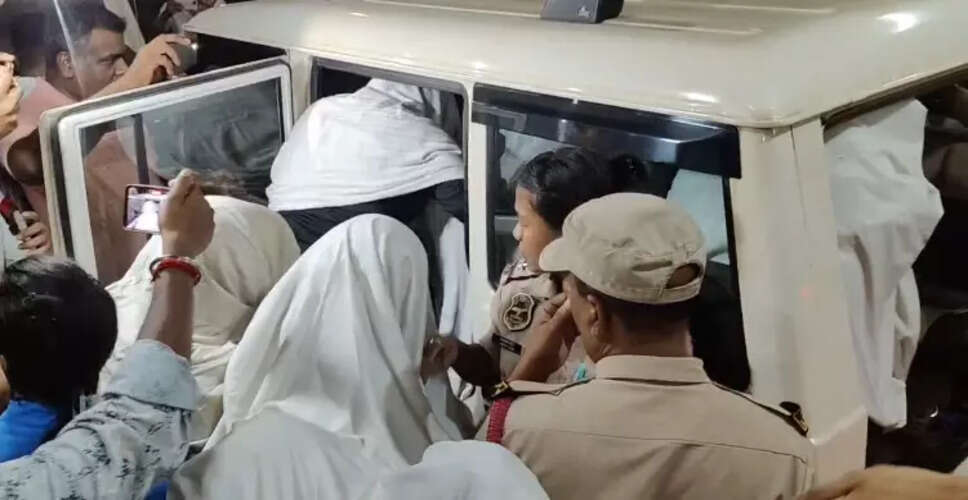 जोरहाट में होटल पर छापेमारी, 15 लोग हिरासत में