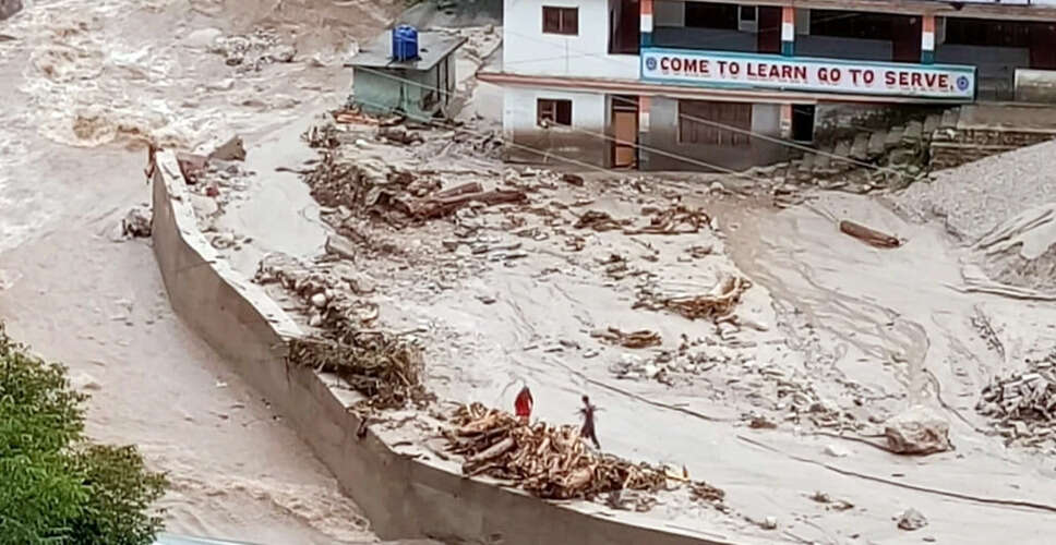 हिमाचल प्रदेश में मूसलधार बारिश से भारी तबाही, 13 लोगों की मौत