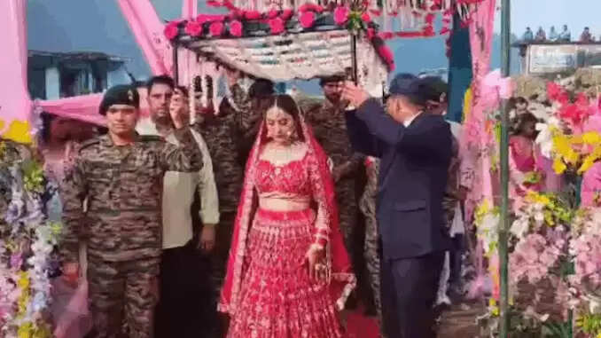 शहीद फौजी की बहन की शादी में सैनिकों ने निभाया भाई का फर्ज