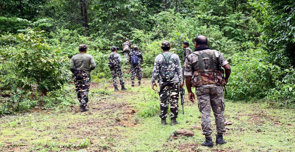 मणिपुर में सुरक्षा बलों ने उग्रवादियों के खिलाफ चलाया अभियान, कई गिरफ्तारियां