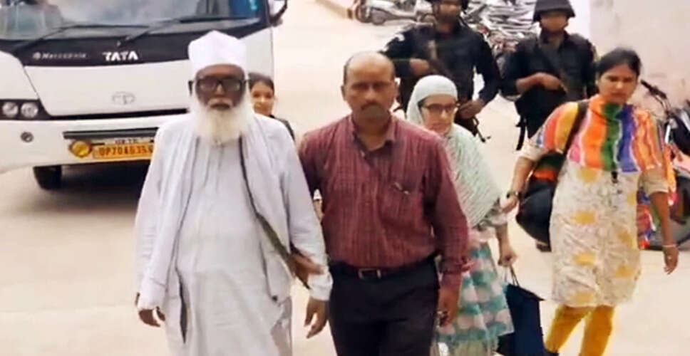 ईडी ने छांगुर बाबा के धर्मांतरण गिरोह पर छापे मारे