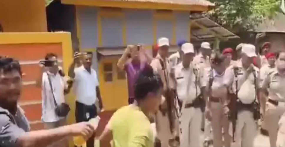 कोकराझार में आदानी थर्मल पावर प्रोजेक्ट के खिलाफ स्थानीय लोगों का विरोध