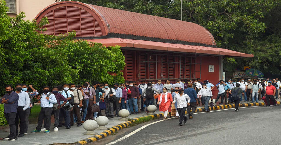 दिल्ली के उद्योग भवन में बम धमकी के बाद सुरक्षा अलर्ट जारी