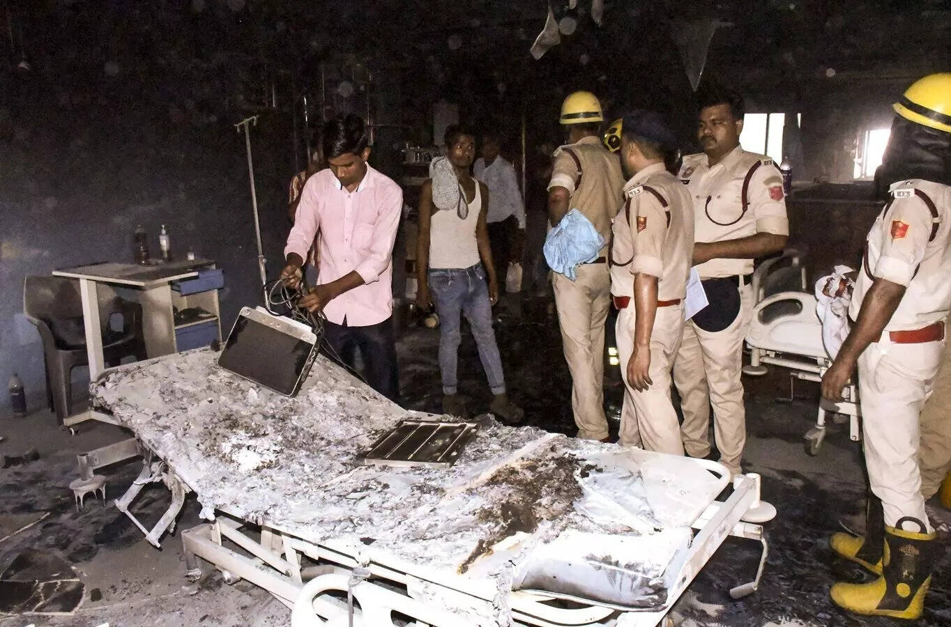 बिहार के मुजफ्फरपुर में अस्पताल में आग लगने से पांच की मौत