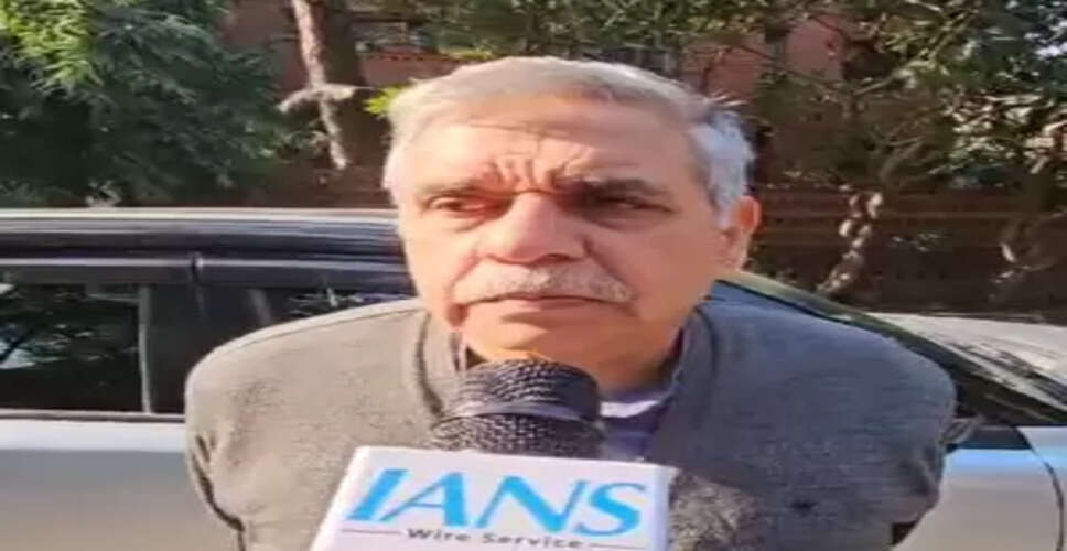 हम फील्ड में हैं और आप-भाजपा के पसीने छूट रहे हैं: संदीप दीक्षित