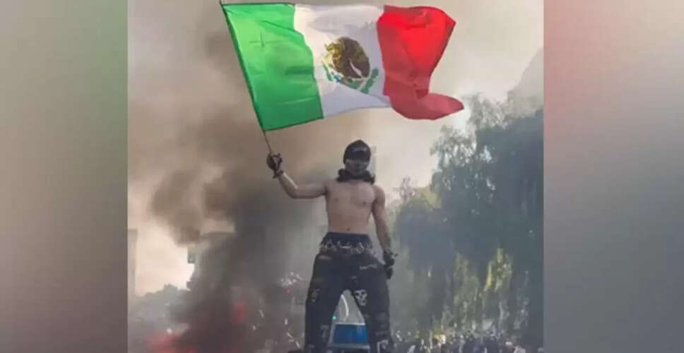Mexican Flag Sparks Controversy in Los Angeles Immigration Protests