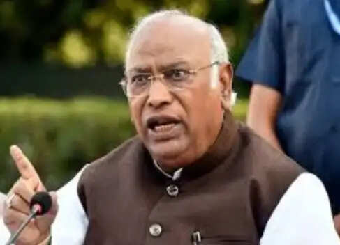 महिला आरक्षण पर मल्लिकार्जुन खरगे का पीएम मोदी को पत्र: लोकतांत्रिक प्रक्रिया पर सवाल