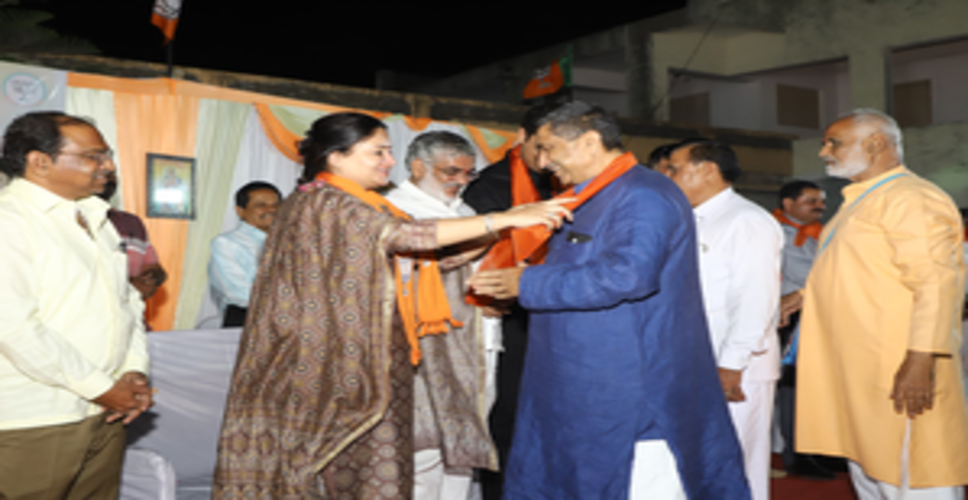 देवभूमि द्वारका में कांग्रेस को सबसे बड़ा झटका, करीब 800 कार्यकर्ता भाजपा में शामिल