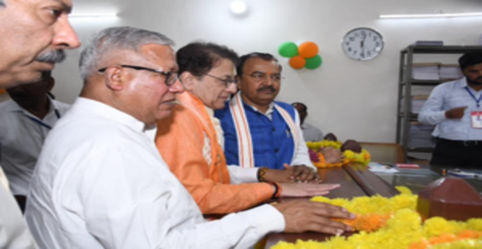 अरुण गोविल ने मेरठ से भरा पर्चा, कहा - जनता मुझे देगी पूरा प्यार