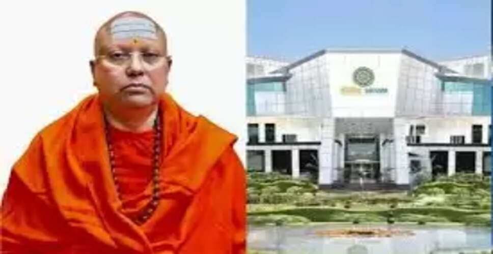 दिल्ली के आश्रम में छात्राओं के साथ छेड़छाड़ का मामला: स्वामी चैतन्यानंद पर आरोप