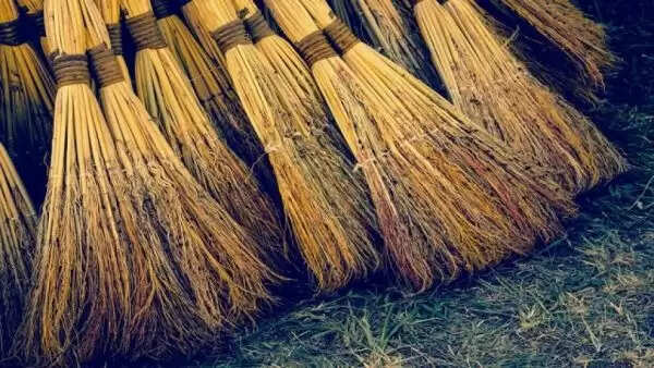 किन्नरों को दान में न दें ये चीजें, जानें क्यों