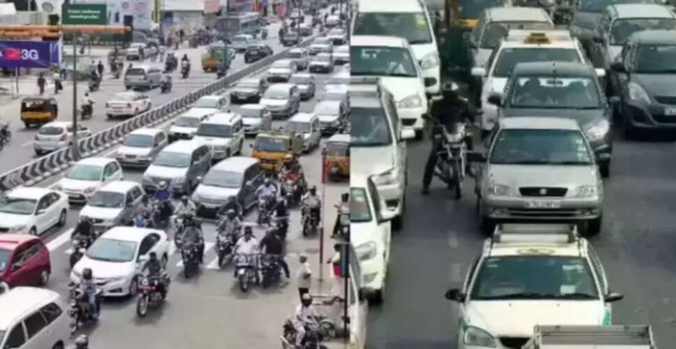 पुरानी गाड़ियों के रजिस्ट्रेशन रिन्यूअल में बढ़ी फीस: जानें नए नियम