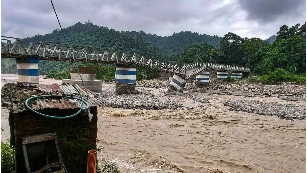 आज के प्रमुख समाचार: विकास सप्ताह, महर्षि वाल्मीकि जयंती और चुनावी अपडेट