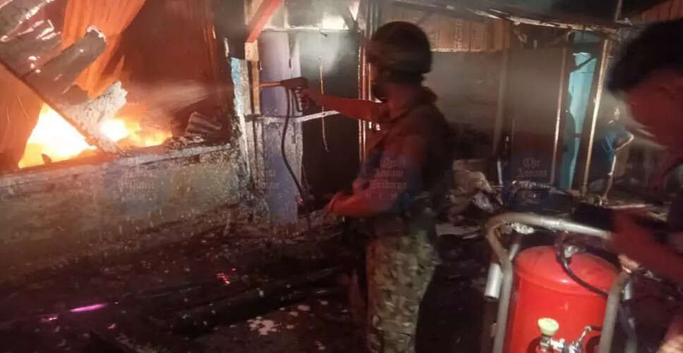 अरुणाचल प्रदेश के खोंसा बाजार में भीषण आग, 21 दुकानें जलकर खाक