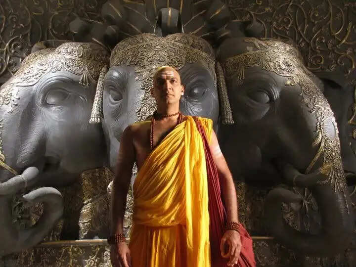 आचार्य चाणक्य की नीतियों से सीखें कुत्ते के गुण